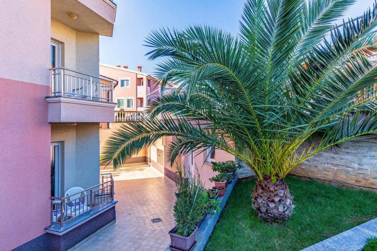 Istriensonne - Apartments Veruda Mit Grillterrasse Pula Eksteriør billede