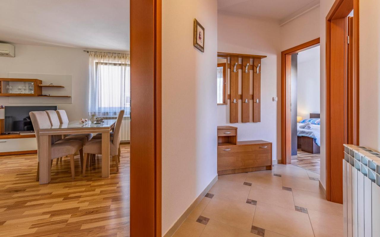 Istriensonne - Apartments Veruda Mit Grillterrasse Pula Eksteriør billede