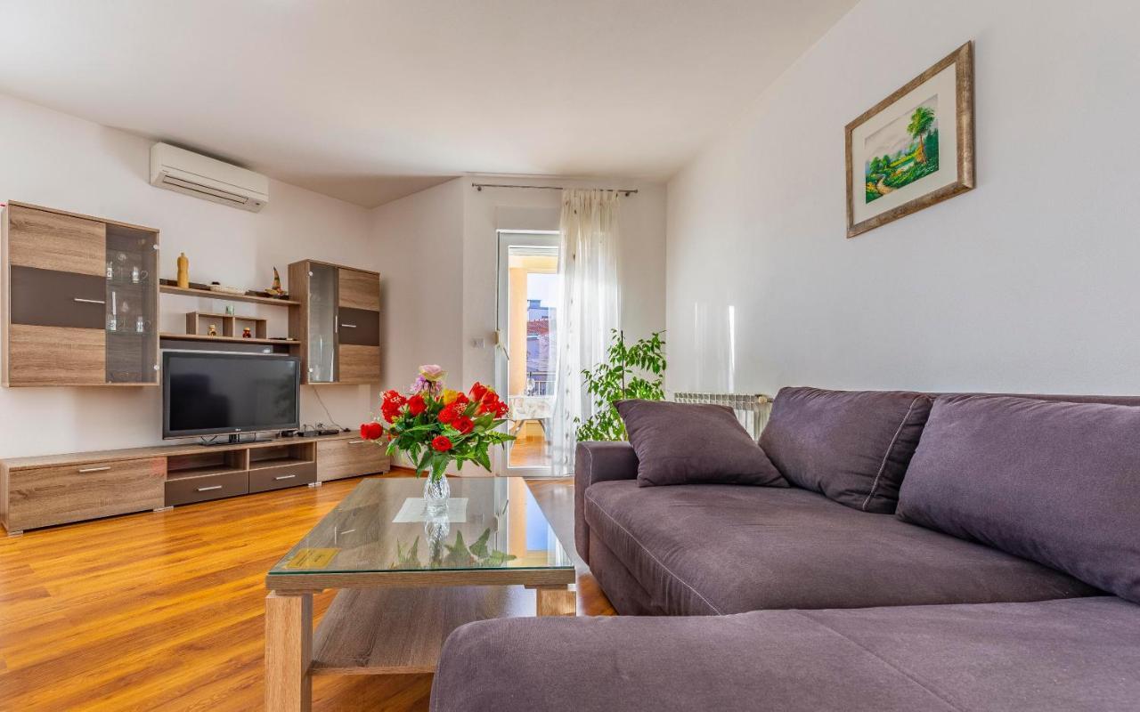 Istriensonne - Apartments Veruda Mit Grillterrasse Pula Eksteriør billede