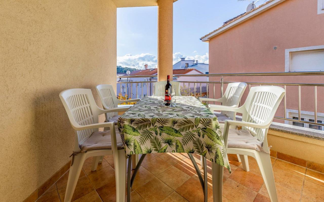 Istriensonne - Apartments Veruda Mit Grillterrasse Pula Eksteriør billede