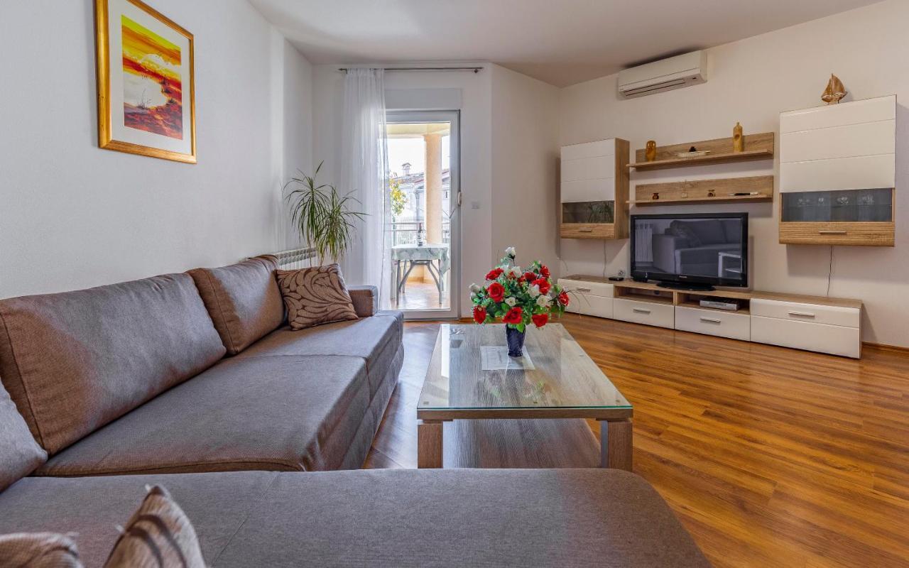 Istriensonne - Apartments Veruda Mit Grillterrasse Pula Eksteriør billede