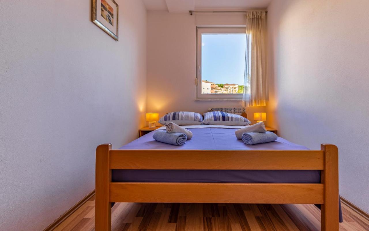 Istriensonne - Apartments Veruda Mit Grillterrasse Pula Eksteriør billede