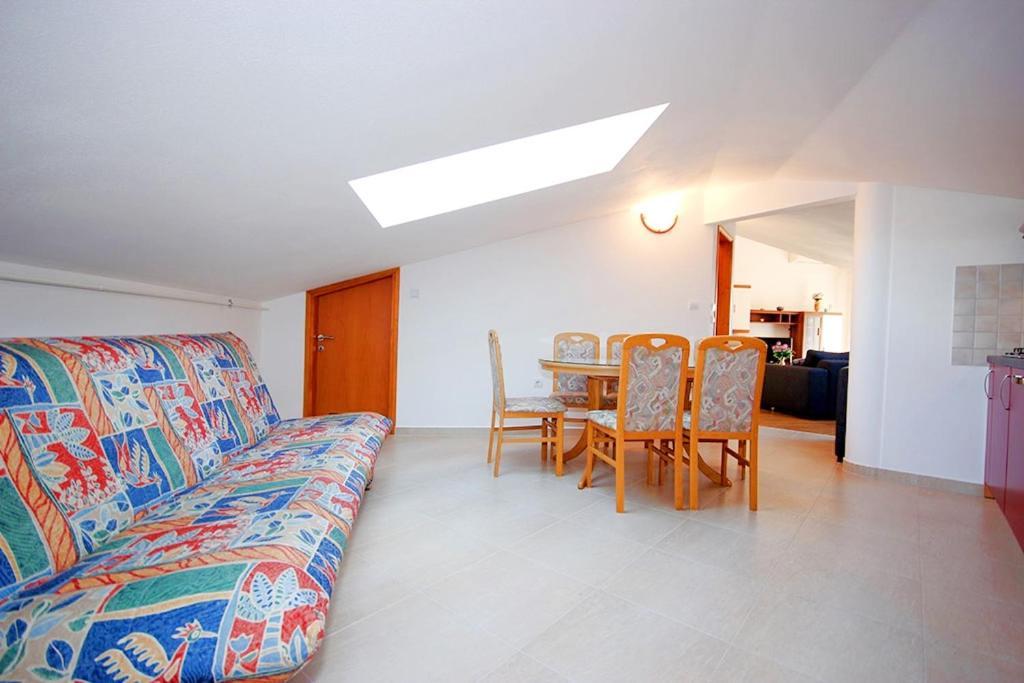 Istriensonne - Apartments Veruda Mit Grillterrasse Pula Eksteriør billede