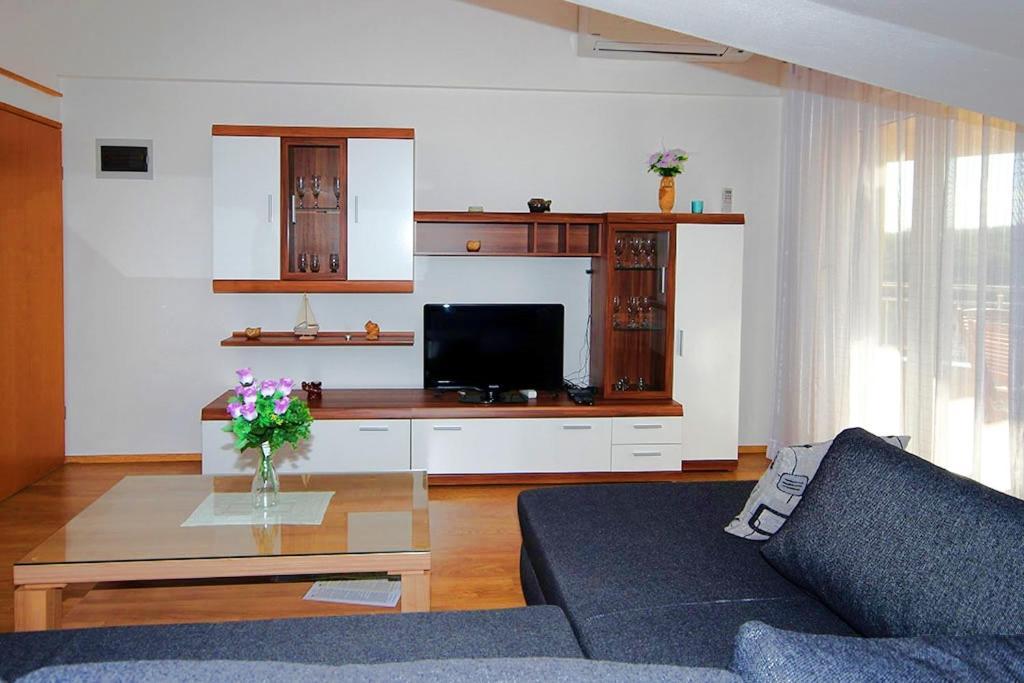 Istriensonne - Apartments Veruda Mit Grillterrasse Pula Eksteriør billede